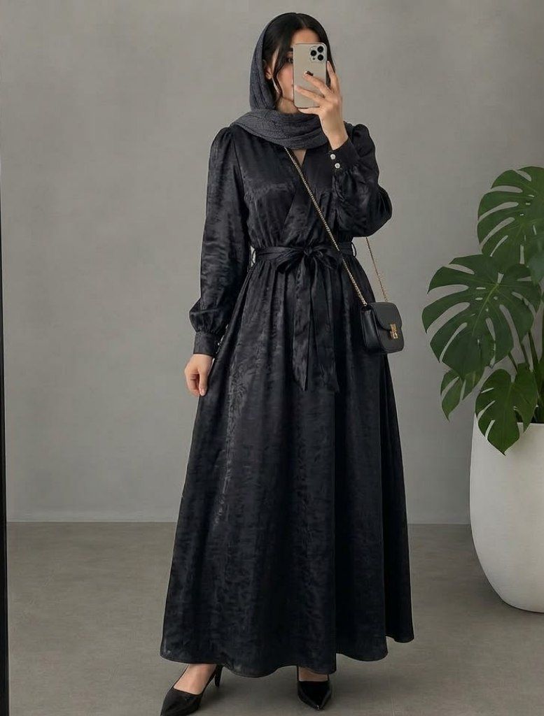 پیراهن زنانه بلند ساحلی مشکی کوپرا سیلک